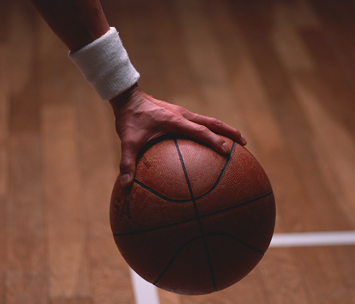 爱游戏体育-关于西汉姆训练开放日，窗口期篮板制胜引欢呼，全明星赛在即，训练强度明显提升的信息