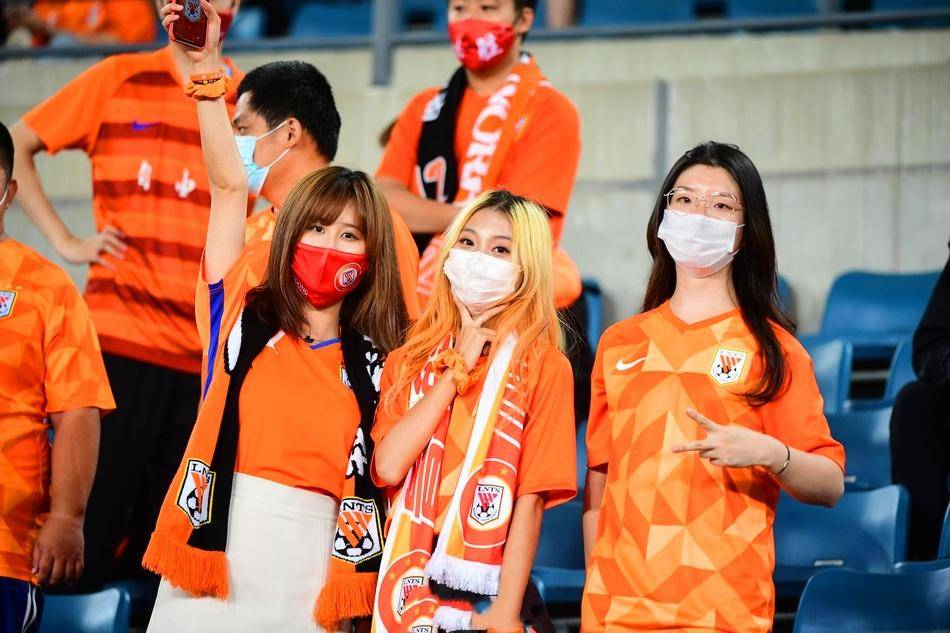 爱游戏-赛地聚焦——意大利杯赛后热度飙升，孟菲斯灰熊复出首秀，质疑声仍在，球队文化再被提及的简单介绍