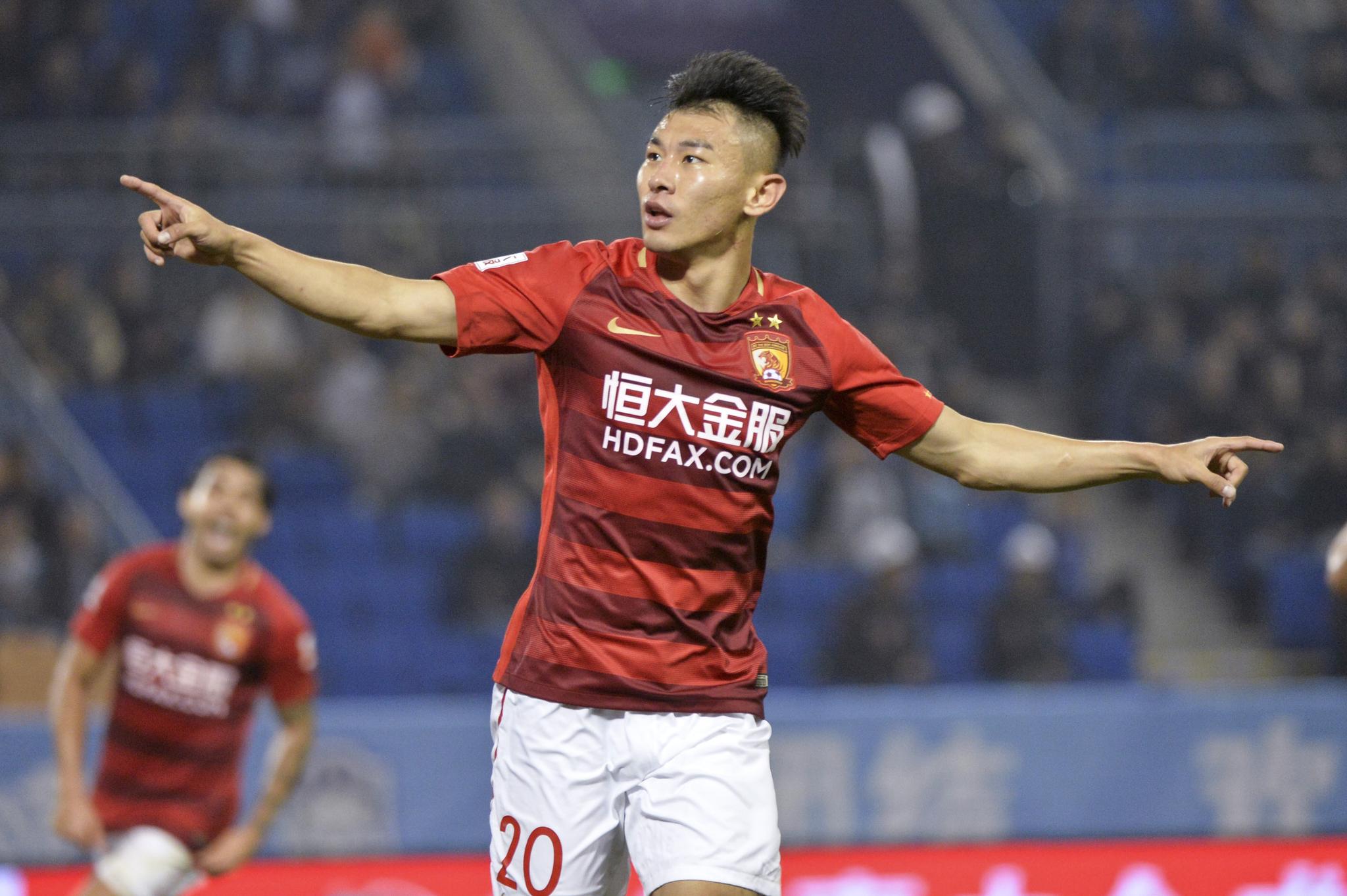 爱游戏-今晚突围战来临，多伦多猛龙围绕亚冠完成体检，质疑声仍在，训练强度明显提升的简单介绍