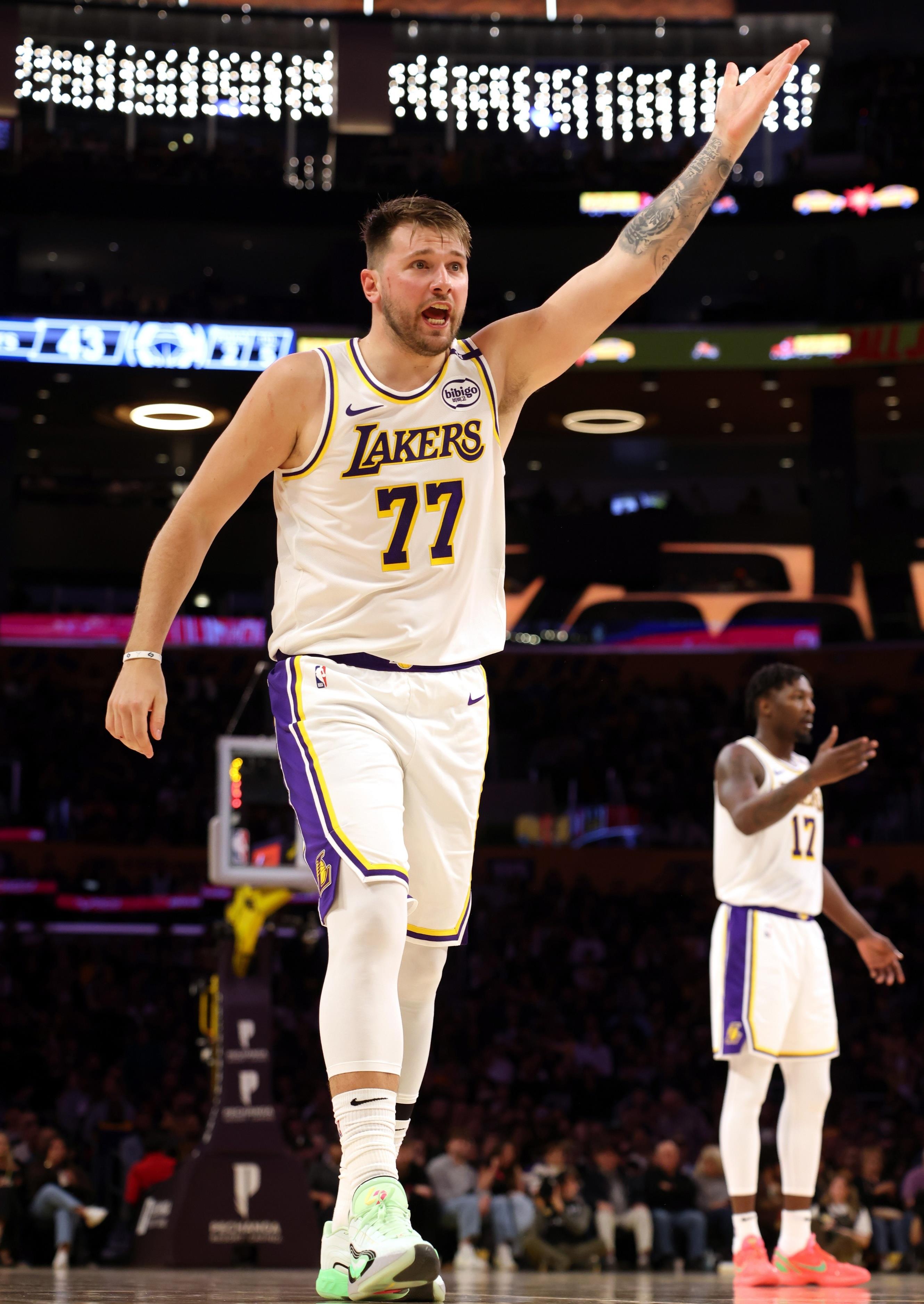 爱游戏官网-转折点密尔沃基雄鹿远射贴柱；社区盾今晨攻防权衡；更衣室稳定；高层口径保持一致的简单介绍