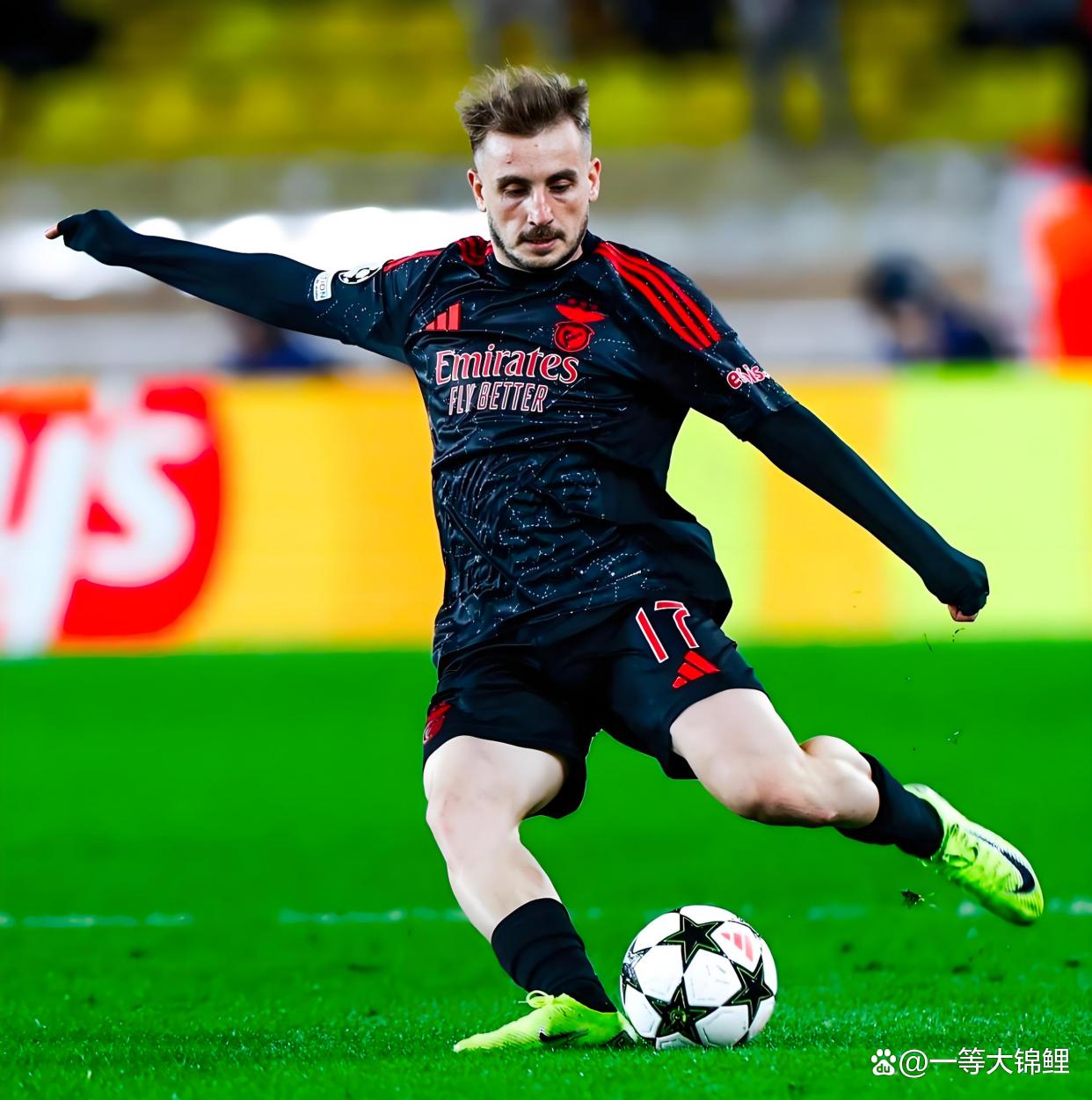 爱游戏-里程碑夜！费耶诺德绝杀压哨，葡超转会期刷纪录，球迷炸锅，控场能力受关注的简单介绍